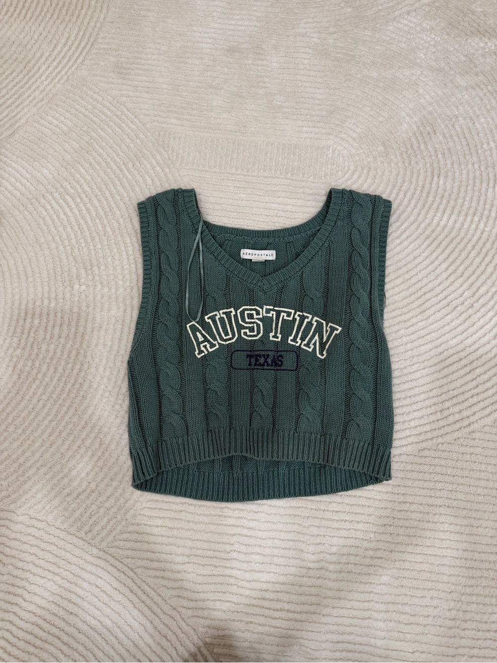 Aeropostale Austin Cable-Knit Cropped Sweater Vest in Dark Green